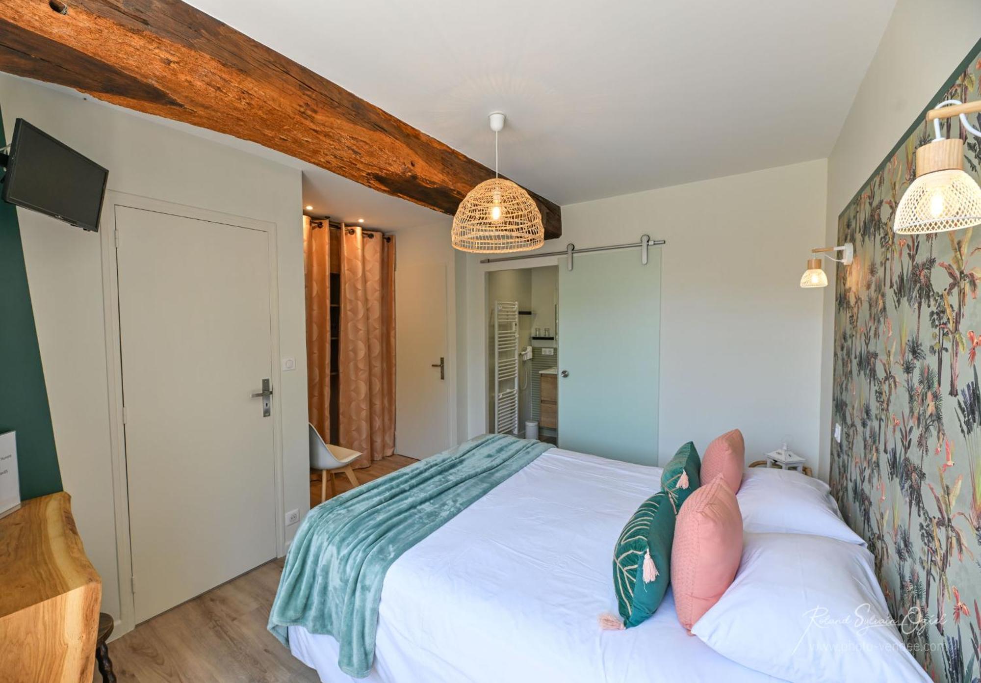 Les Chambres d'Aurore Chambretaud Extérieur photo